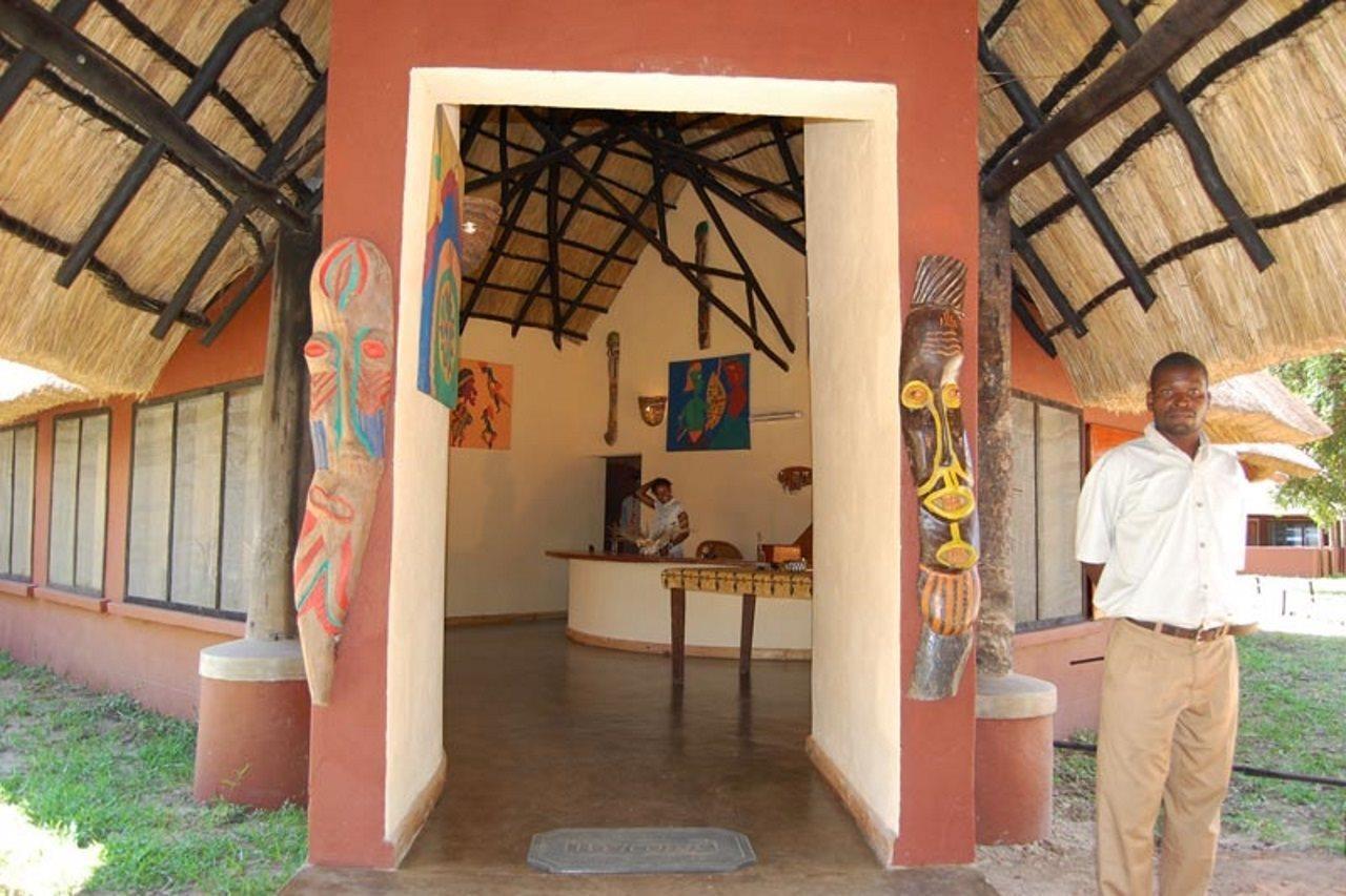 Mushroom Lodge Kakumbi Exterior photo